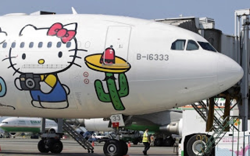 Prendre l’avion d’Hello Kitty