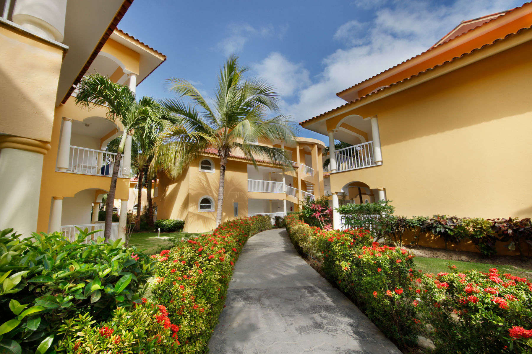 https://www.wyndhamhotels.com/wyndham/puerto-plata-dominican-republic/viva-wyndham-tangerine-an-all-inclusive-resort/photo-gallery
