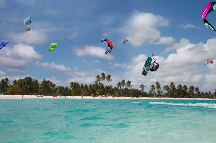 http://www.upsocl.com/viajes/5-de-las-mejores-playas-dominicanas-para-tener-el-mejor-viaje-de-tu-vida-2/