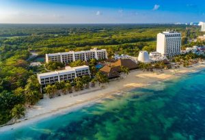 Choisissez votre paradis au Mexique : Comparaison des chaînes hôtelières RIU, Meliá et Bahia Principe